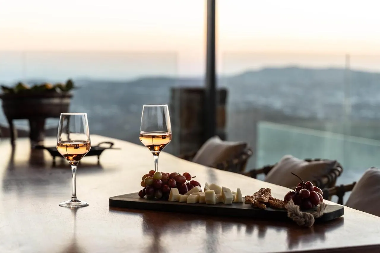Makani Suites Áno Merá