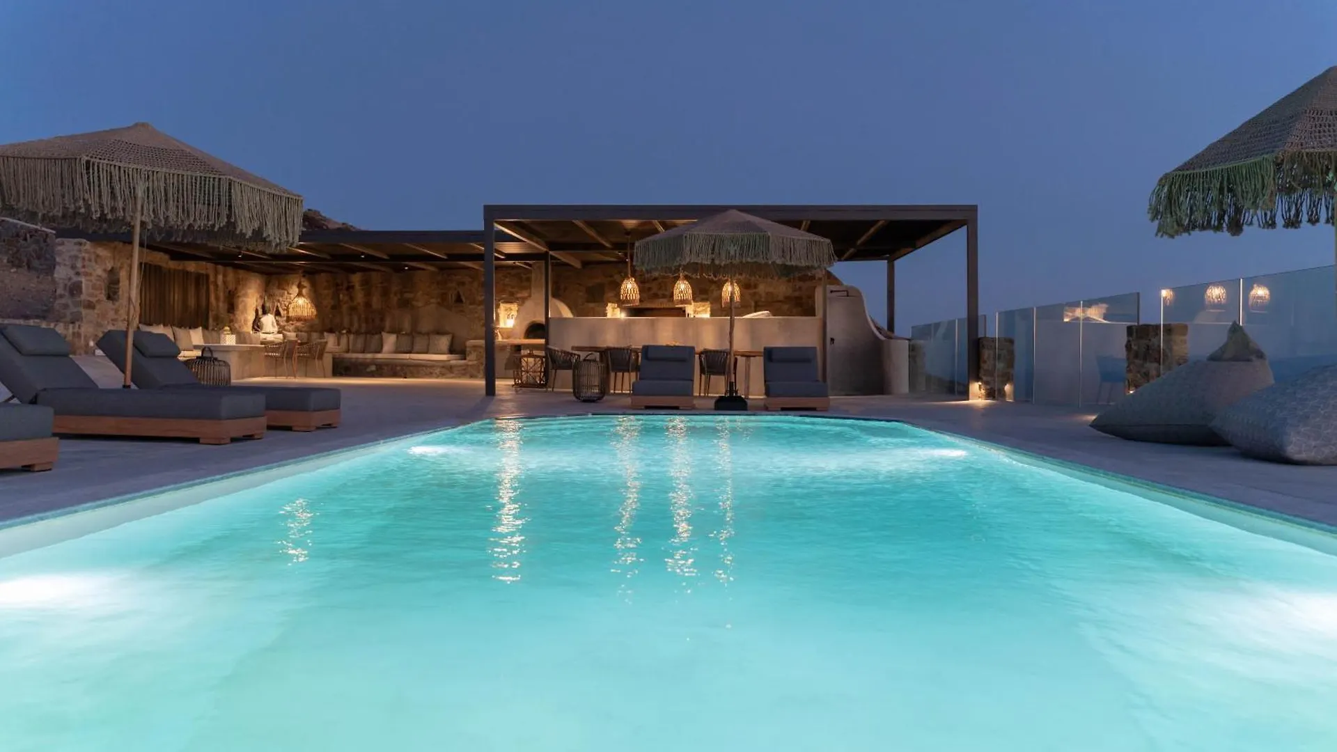 Makani Suites Ano Mera 0*,