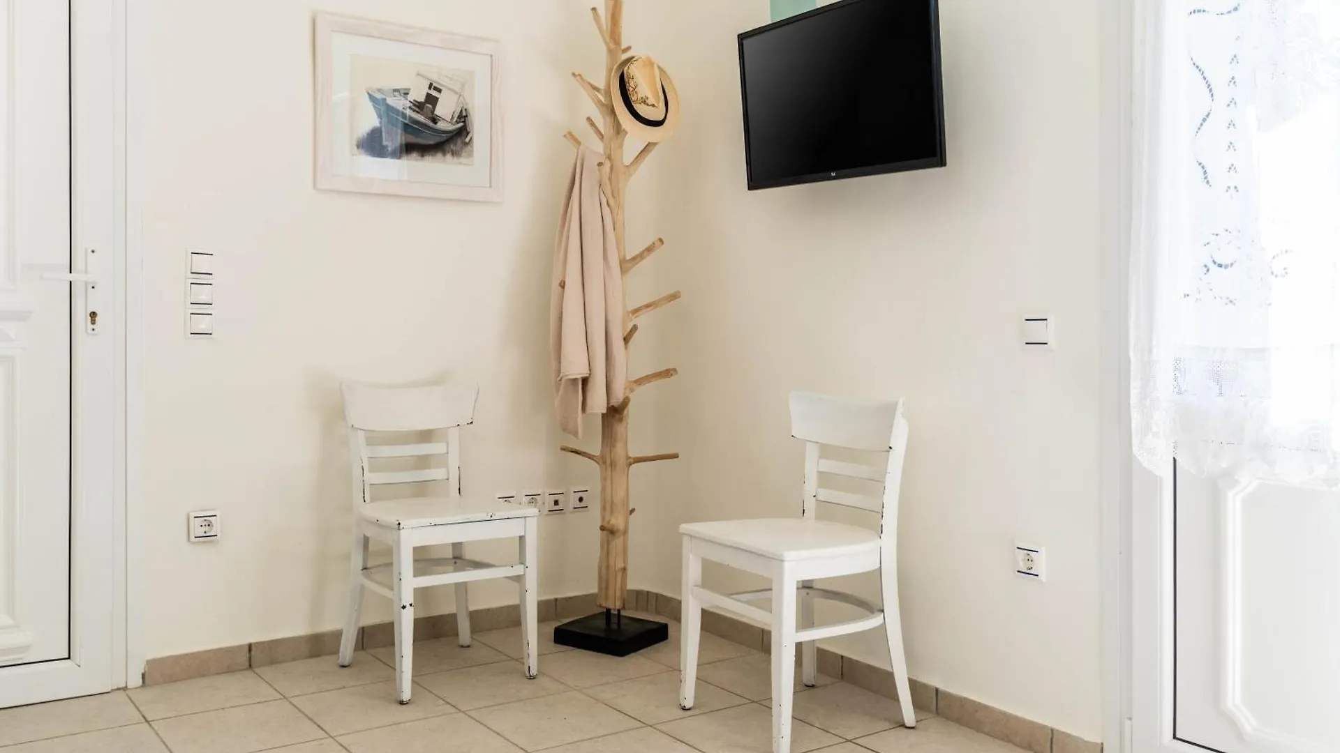 Makani Suites Ano Mera